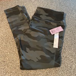 NWT Wild fable camouflaged  leggings with pockets in multi-sizes from Small—-XXL